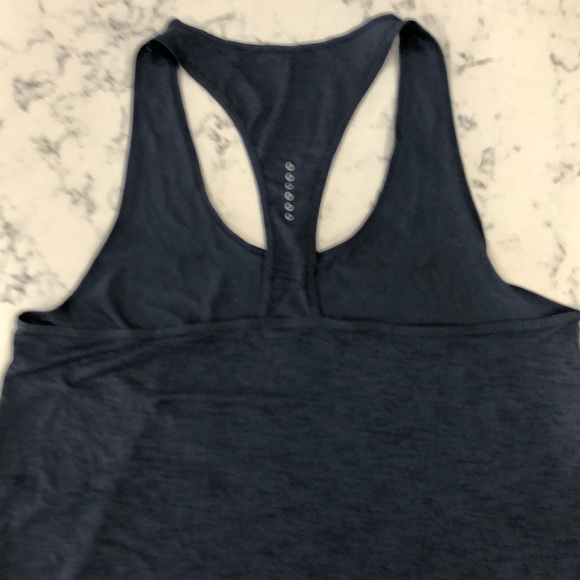 Nike top - Picture 4 of 5